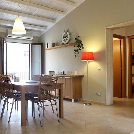 Exclusive Marina Apartment 卡斯泰拉马莱 外观 照片